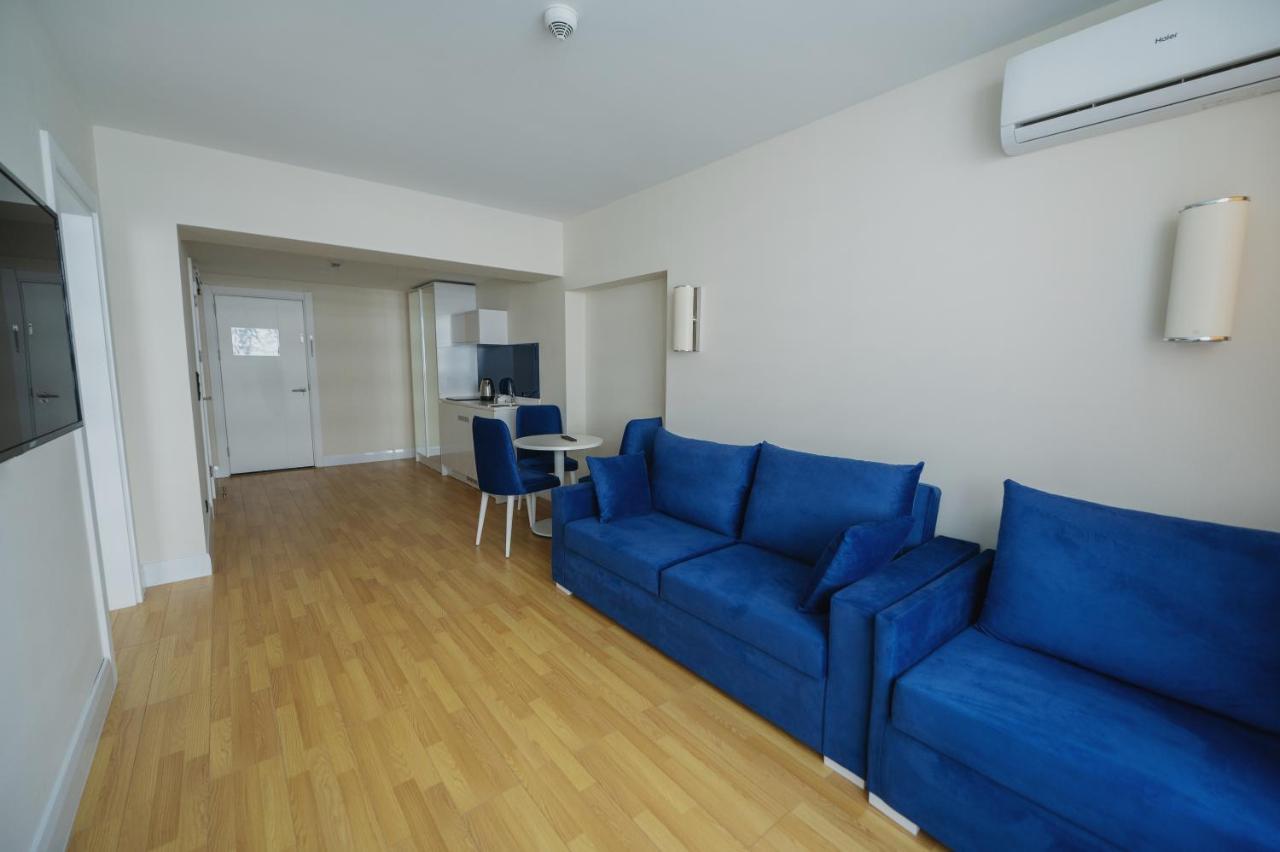 Blue Orbi City Hotel Батуми Экстерьер фото