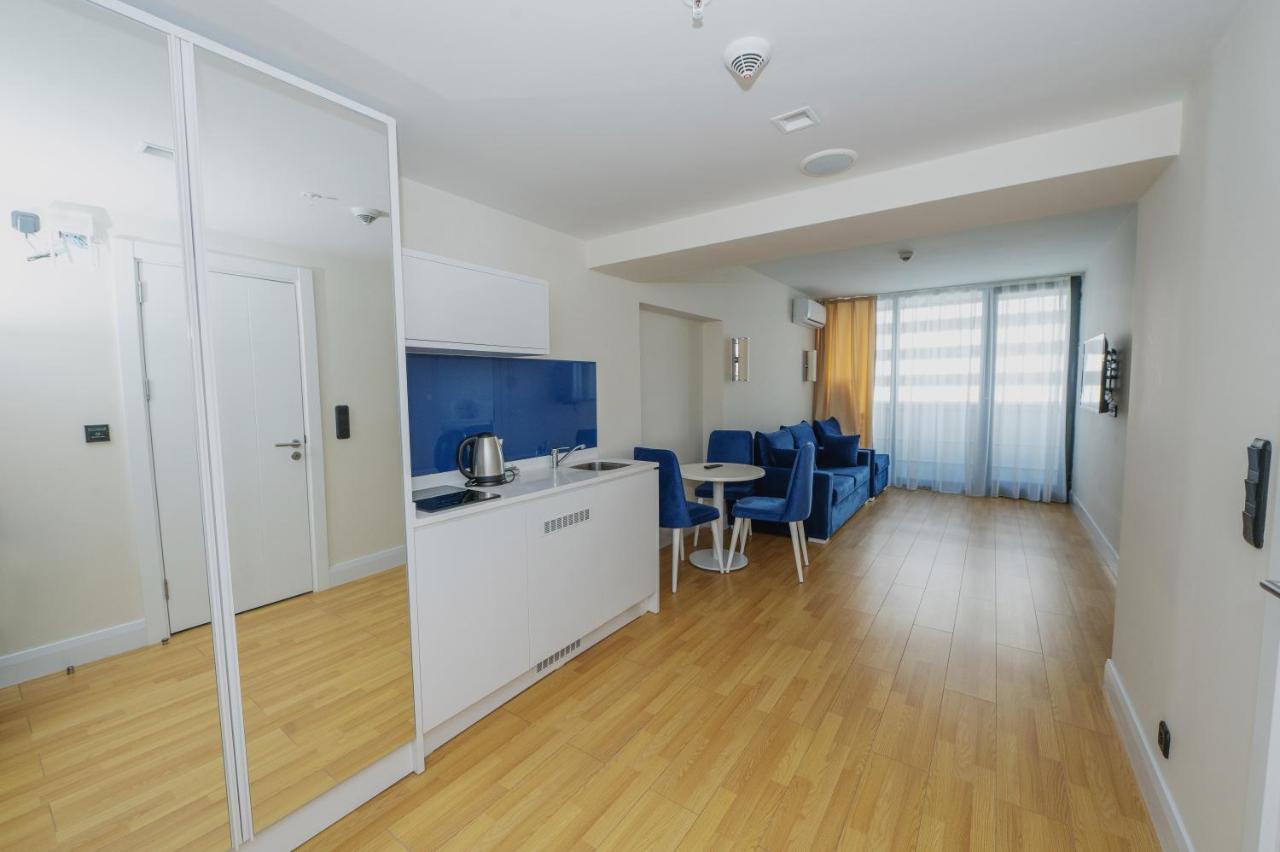Blue Orbi City Hotel Батуми Экстерьер фото