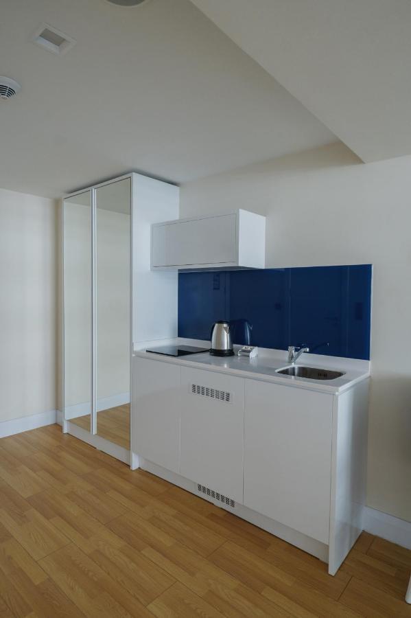 Blue Orbi City Hotel Батуми Экстерьер фото
